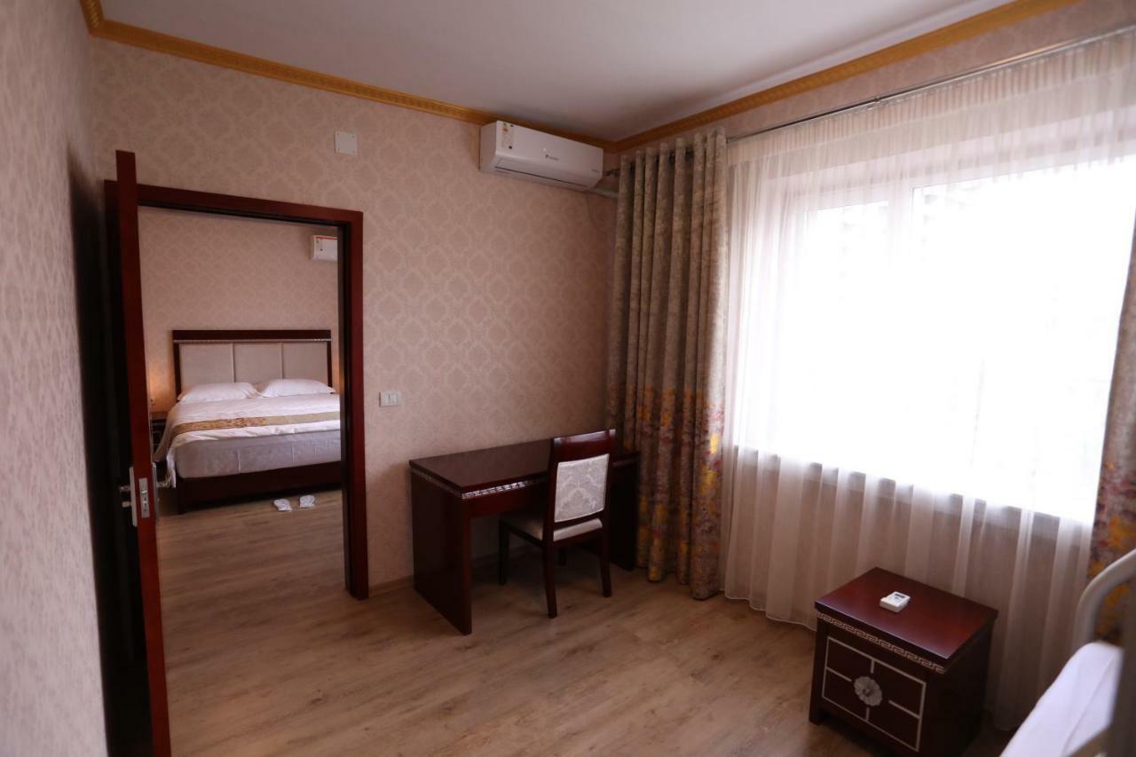 British Hotel Pogradec Kültér fotó