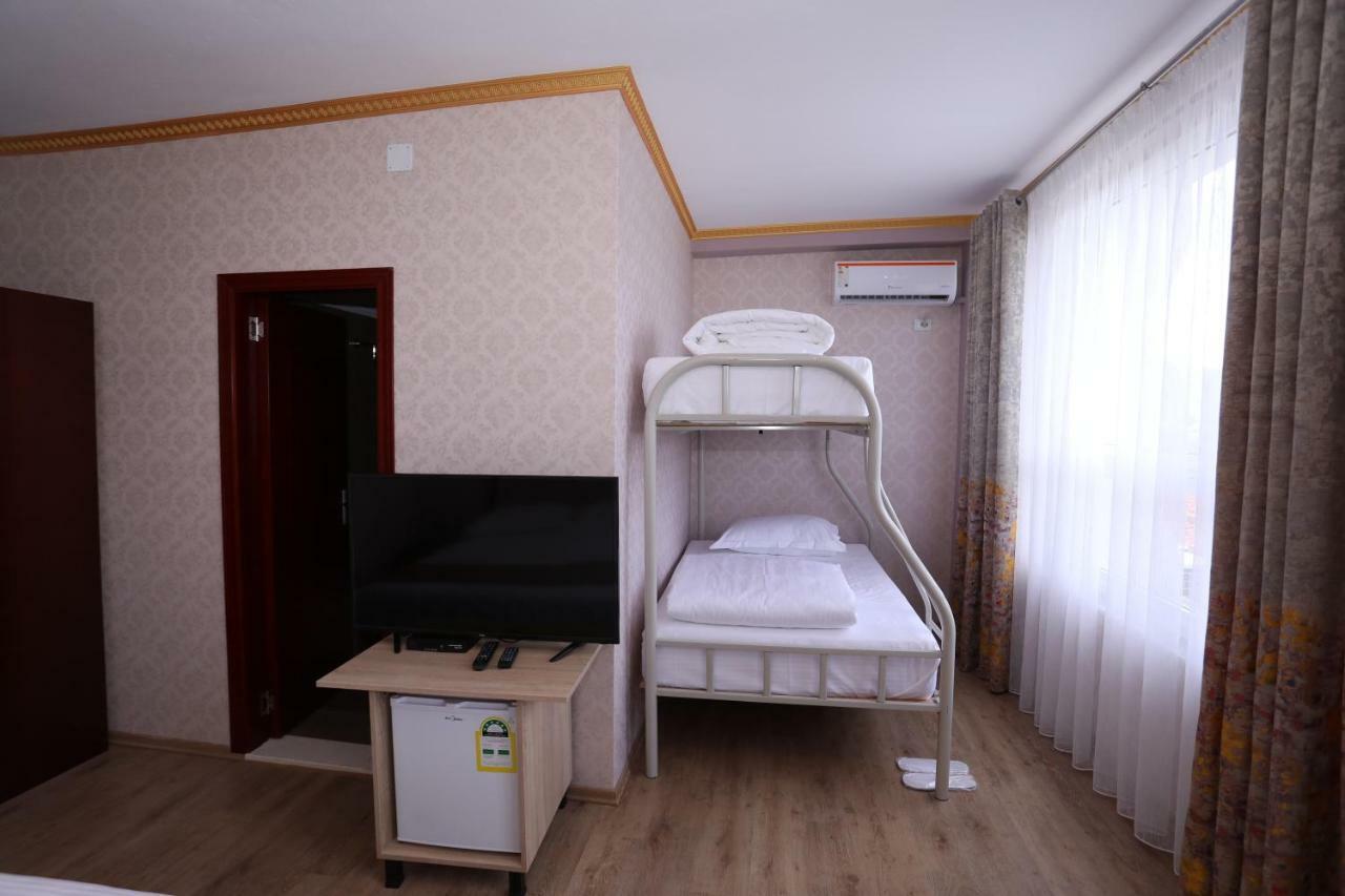 British Hotel Pogradec Kültér fotó