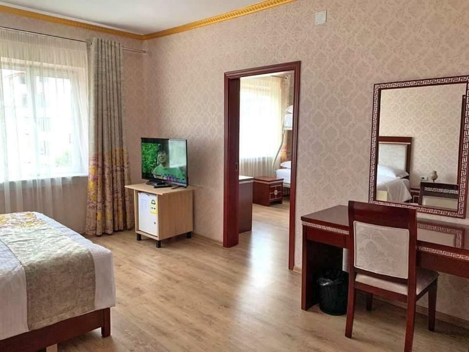 British Hotel Pogradec Kültér fotó